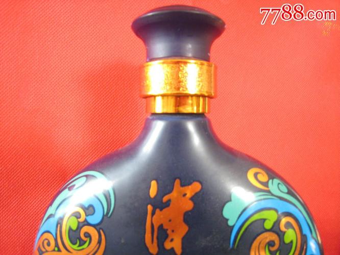 500ml扁金凤天祥《津酒》酒瓶