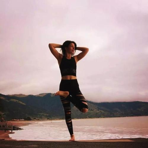 心情负能量太多,让瑜伽给你带来更多的正能量