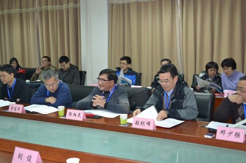 院数学与系统科学研究院曹道民教授和高小山教授,南开大学邓少强教授