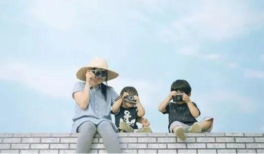 家长只有学会适当放手,给孩子独立成长和体验世界的机会,才能帮助孩子