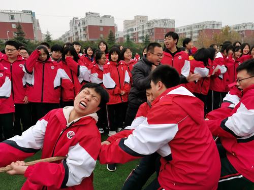 团结协作,凝心聚力——沙河一中高一北拔河比赛掠影