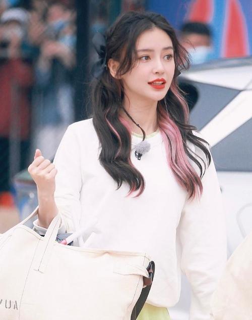 baby官宣《奔跑吧》后又更博,晒照后还特意留言,好心情一目了然