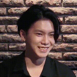我愿称杨宇腾为小表情专家