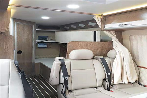 始兴国六福特升顶自动挡房车改装厂