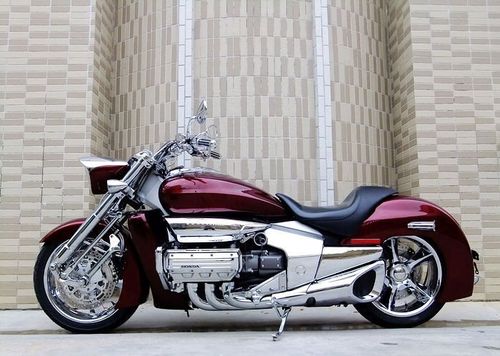 本田北欧女神1800摩托车