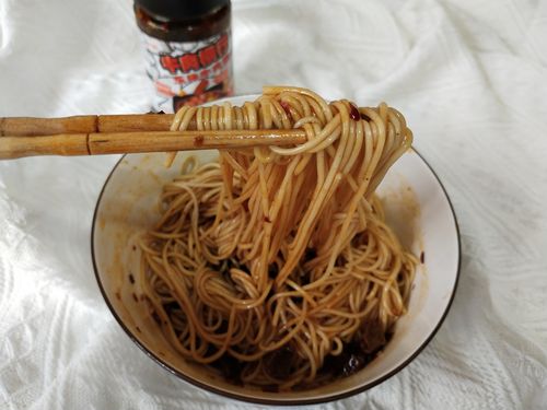 玉米牛肉酱拌面