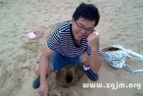 梦见自己拉屎_梦见自己拉屎擦屁股_梦见自己拉了好多屎