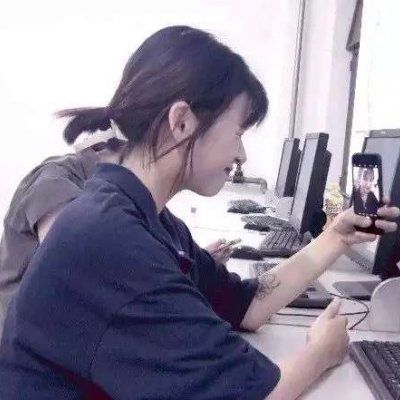 女生侧脸照头像