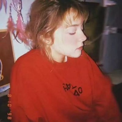微信头像红色系列女 高清好看的红色系女生微信头像图片