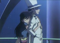 怪盗基德与小兰亲吻的名场面,柯南气愤,询问小兰无意间暴露身份