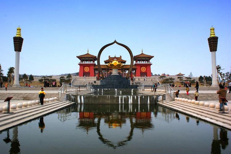 在我国也不只是它这一座寺庙是叫宝莲寺的,但在众多的宝莲寺中,徐州的