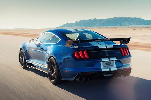 一个眼镜蛇头是什么车呢?|野马|蝰蛇|野马汽车|跑车