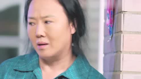 乡村爱情:李秀莲来送钱,听到赵四跟老伴儿谈话,她会怎么做?