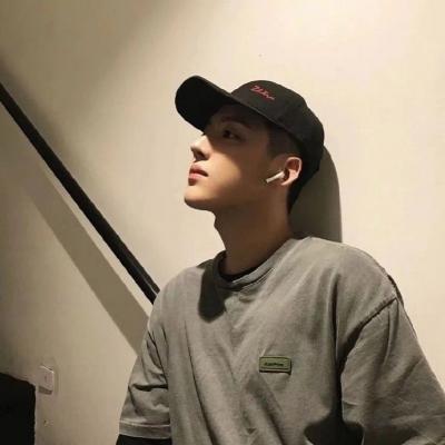 qq成熟有气质男生头像图片