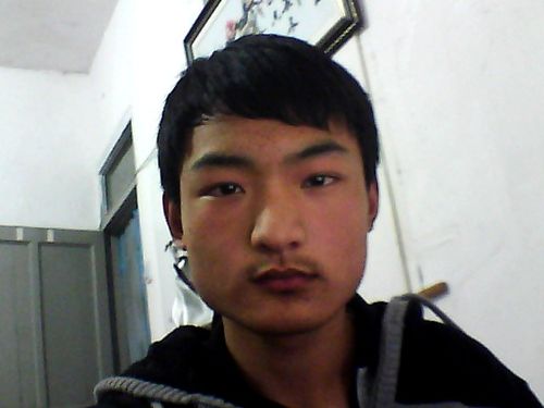 国字脸男生适合什么发型?