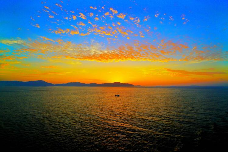 《心海拾贝》. 九