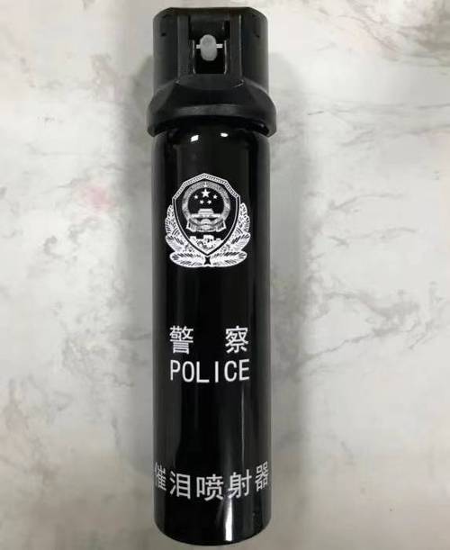 俗称"警八件"中的催泪喷雾,没错,这就是被老百姓们俗称为辣椒水的警械