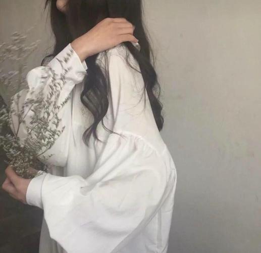 姐姐好飒,女生头像图片-回车桌面