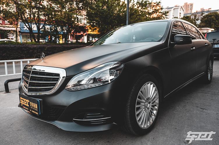 奔驰e300l装贴改色膜磨砂黑—无锡车卫士