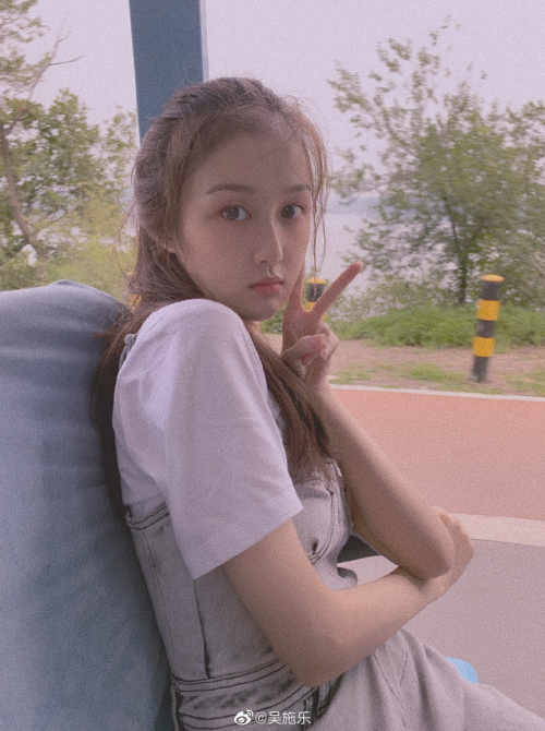 (吴施乐《小欢喜》剧照)