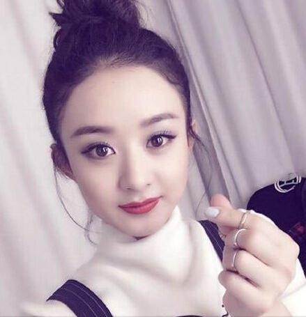 圆脸适合的发型图片:看赵丽颖玩转圆脸适合的百变发型
