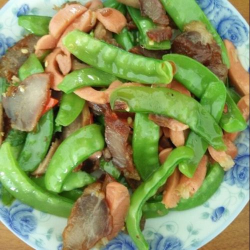 火腿炒豌豆荚