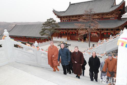 昌明法师一行来到辽宁省绥中县佛光山普济寺及弥陀寺,对两处寺院申办