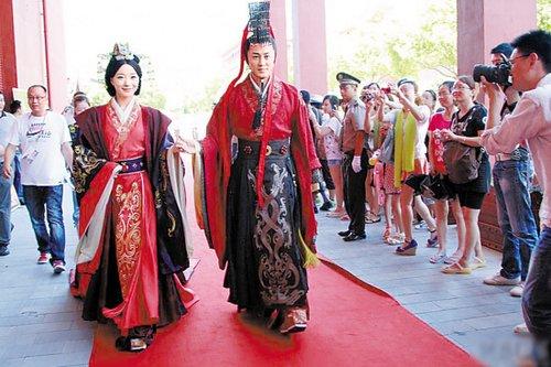 《卫子夫》横店热拍 梅小青:林峰帅过黄晓明!