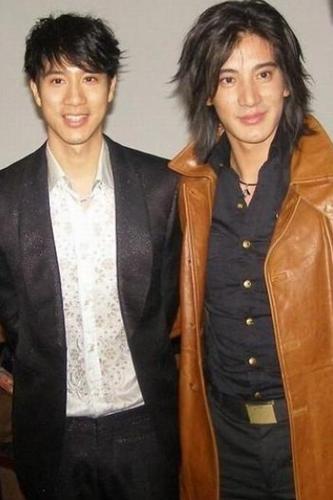 周润发洞房照曝光 图揭谢霆锋陈奕迅血喷"黏腻"旧照