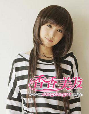 水母头&nbsp;里长外短,你可以叫发型师给你配,看你的脸型适合长还是短