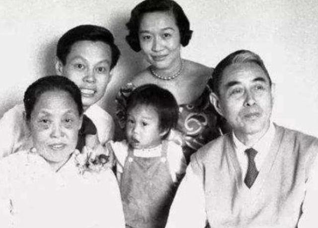 杨振宁发妻杜致礼才华横溢与夫相伴53年翁帆虽像却远不及