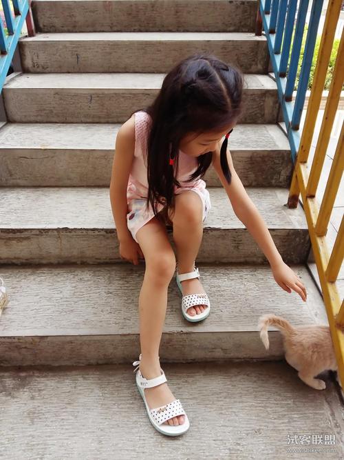 舒适防滑 韩版可爱——趣趣狗女童真皮凉鞋