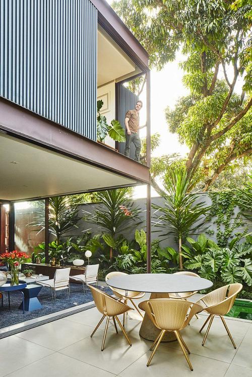 赏析丨落地窗见惯了,见过落地墙吗?