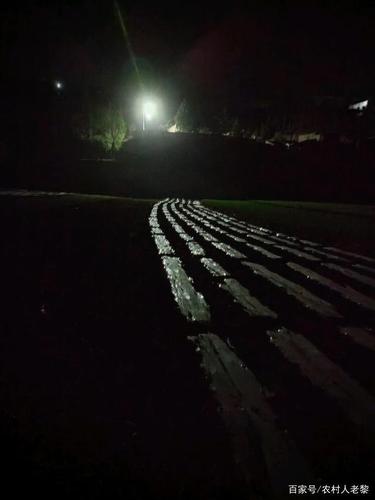 下苦人始终是该?我管理泵站,自己浇水却又是晚上