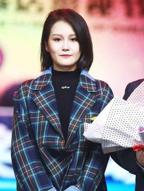 大家发现记不住她的脸,不说她是球球赵一涵,真的没人认识她