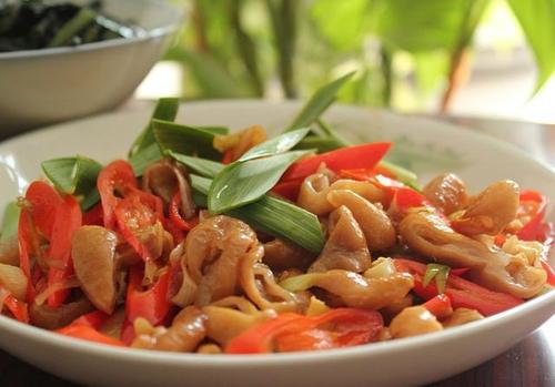 爆炒肥肠的新做法,头一次做这么详细的教学,香辣可口,肥而不腻