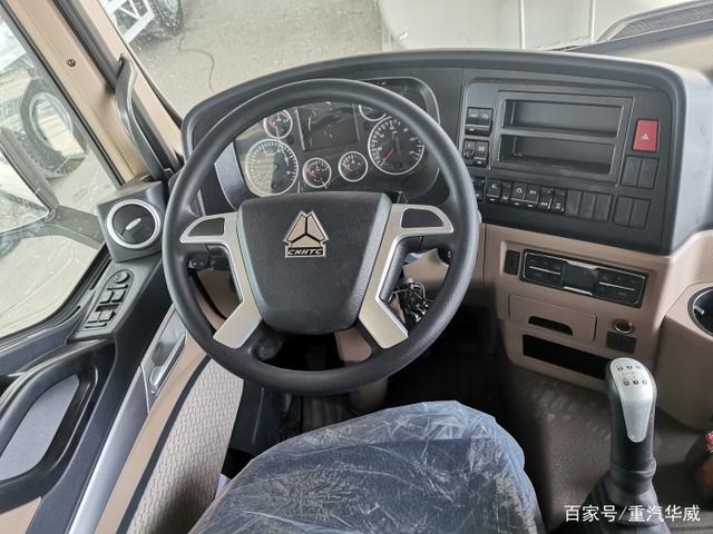 豪沃tx供液车内饰