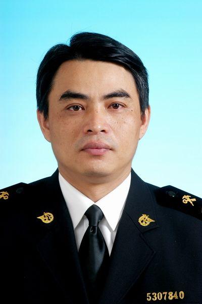  /p> p>现任深圳海关副关长,党组成员(副厅局级),二级关务监督. /p>
