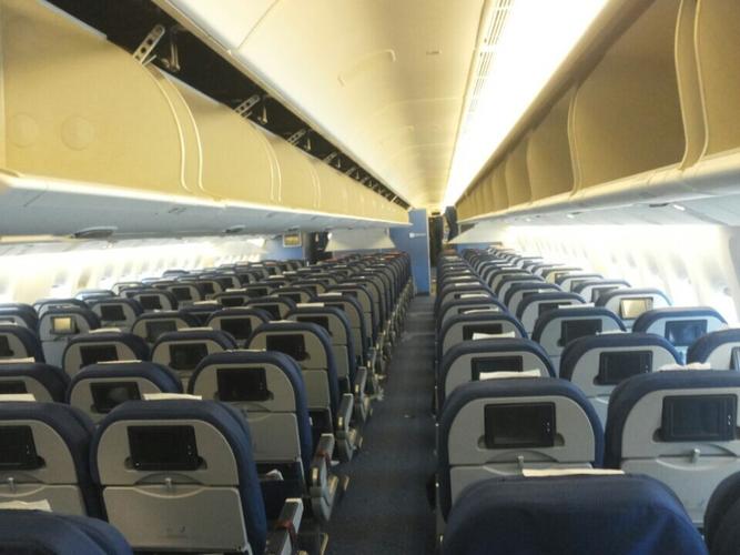 波音777的客舱图片,要拍的国行,东航,南航都可以