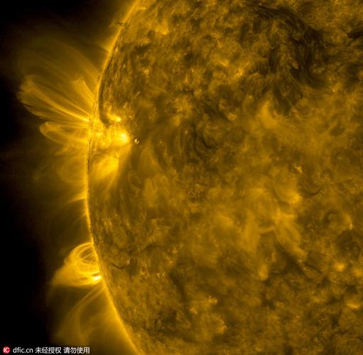 nasa发布最新太阳暗条图像画面超级震撼2