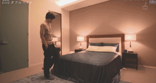 这个综艺疯了吧?把女粉丝和男明星弄到一张床上