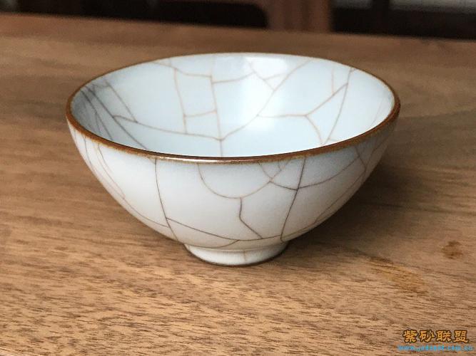 君临十周年第四拍:台湾刘钦莹天予窑青花杯(清茶淡淡以330元拍得)