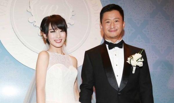 吴京妻子谢楠谈生育,曝二胎时被下危险通知书,34岁产子太不易