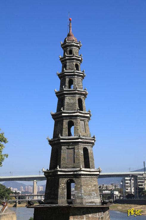 龙岩风光挺秀塔