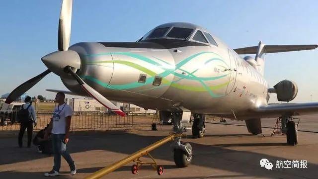 俄罗斯配装电动机的雅克-40飞机在莫斯科航展上完成首飞