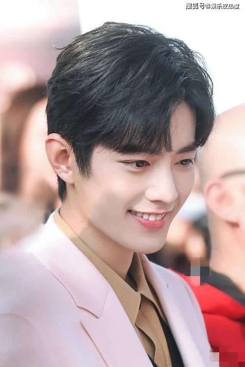 原创肖战为何还能登上热搜?新称号证明了其地位,有实力永远不会差