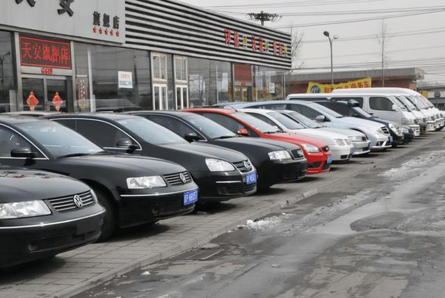 雷克萨斯和奥迪差距多大二手车商一个供不应求一个无人问津