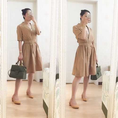 可以尝试whist365这样的卡其色连衣裙 墨绿色包包组合