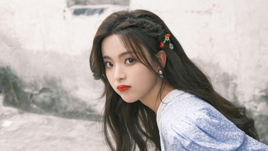 杨超越火箭少女101