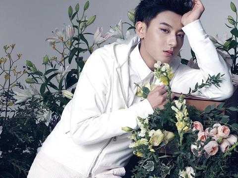 黄子韬登杂志封面 造型百变帅气十足